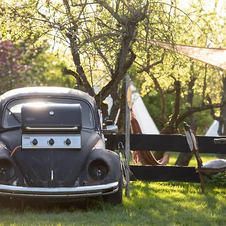 Ferienhaus Sleeping Among The Sheep At Vrouwtje Poppy