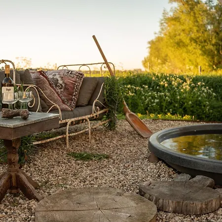 Sleeping Among The Sheep At Vrouwtje Poppy Holiday home