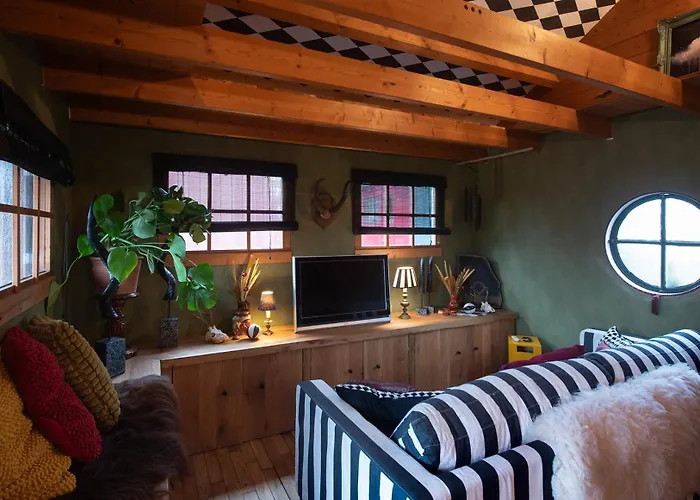 Сasa de vacaciones Sleeping Among The Sheep At Vrouwtje Poppy *