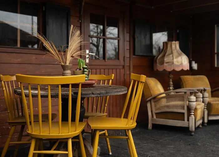 Ferienhaus Sleeping Among The Sheep At Vrouwtje Poppy *