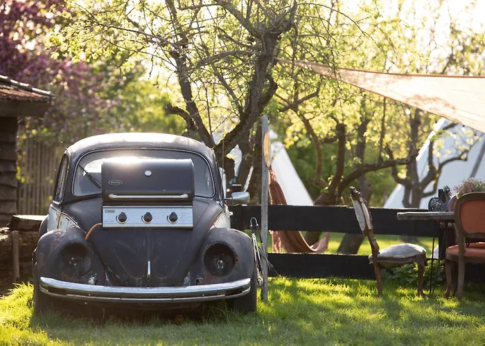 Ferienhaus Sleeping Among The Sheep At Vrouwtje Poppy